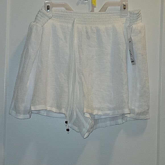 Apt 9 Women's XL White Gauze Smocked Waist Pull On Shorts Flowy Boho NWT - Picture 5 of 8